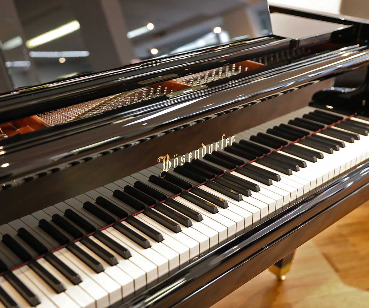 Flügel Bösendorfer 200, gebraucht tasten detail