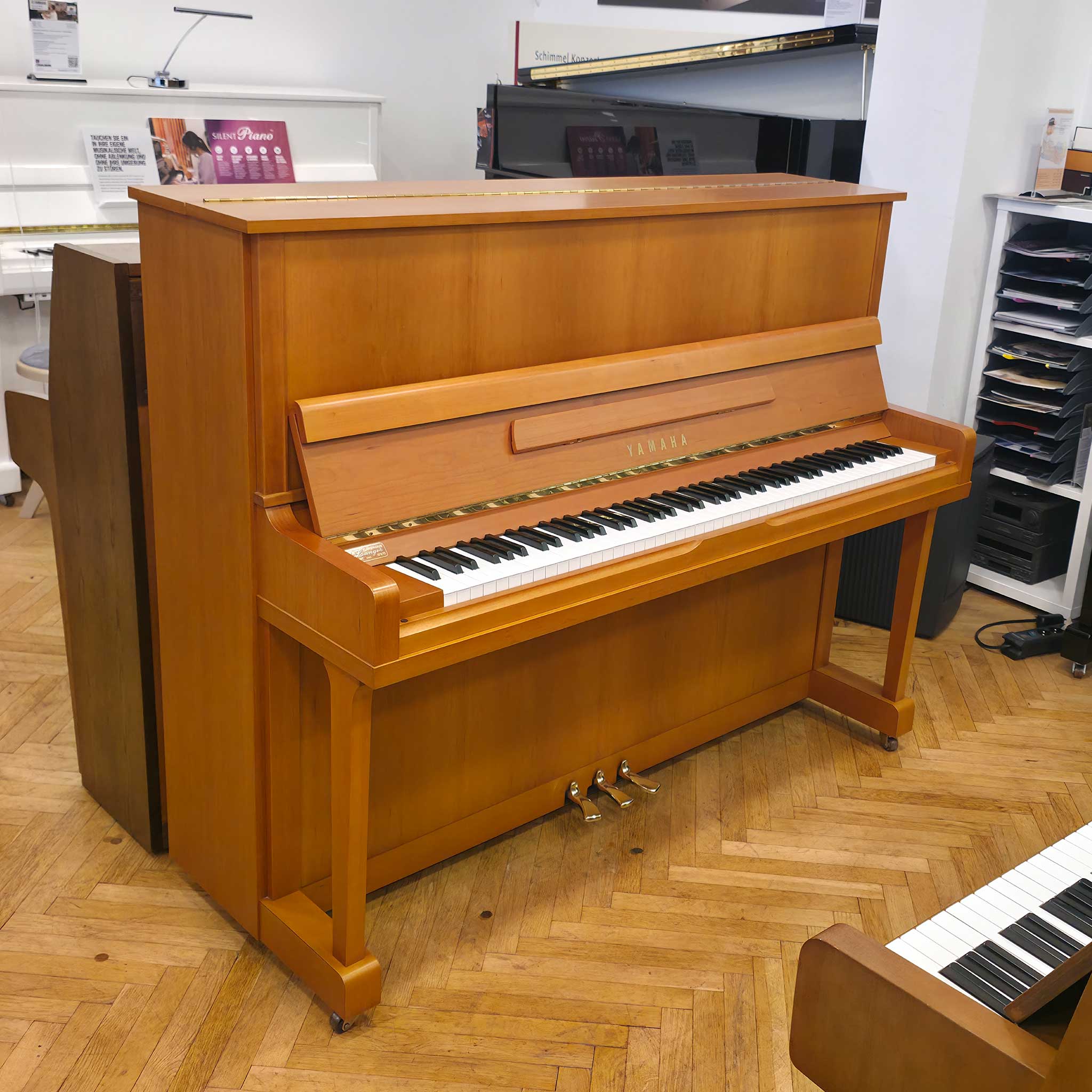 Yamaha U1N - Kirschbaum - gebraucht