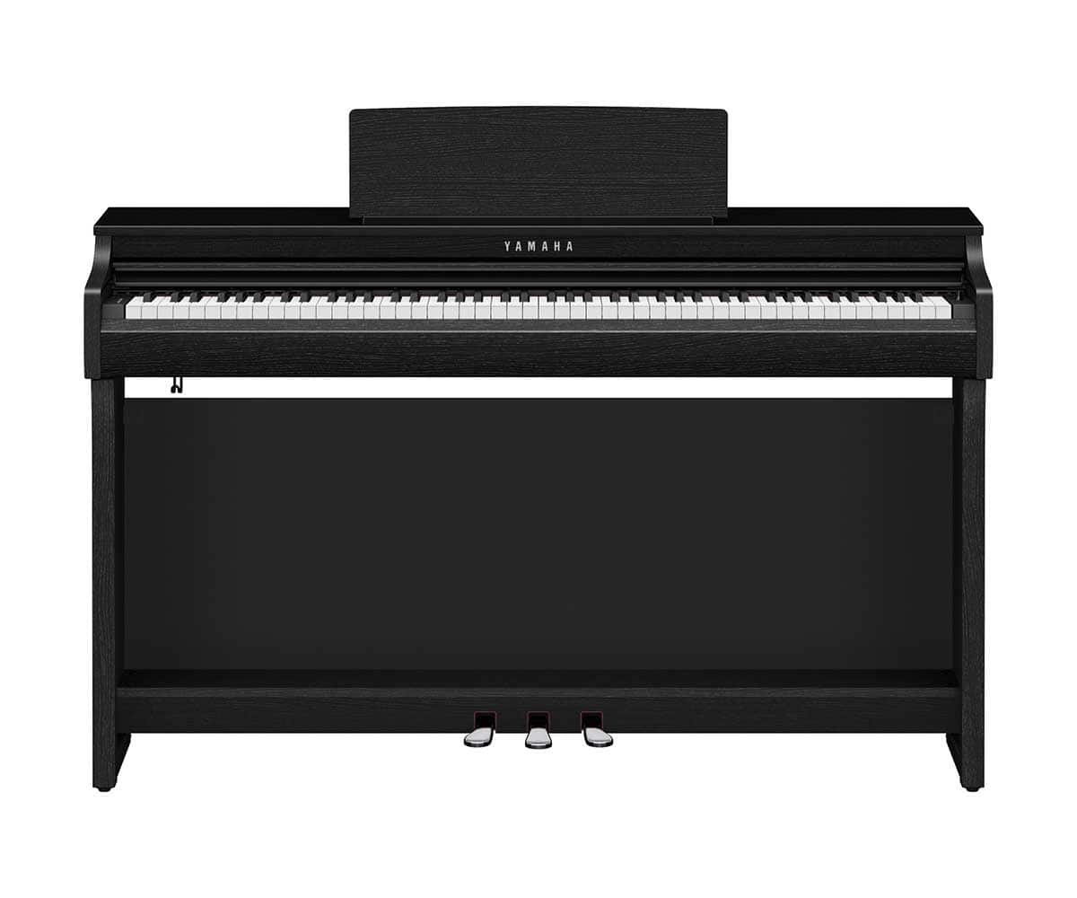 Yamaha Clavinova CLP-825B front