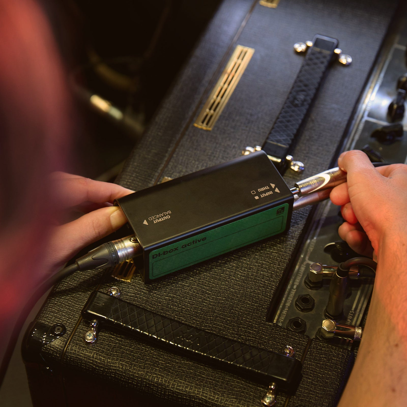 Palmer River Havel DI Box schwarz rot bühne box