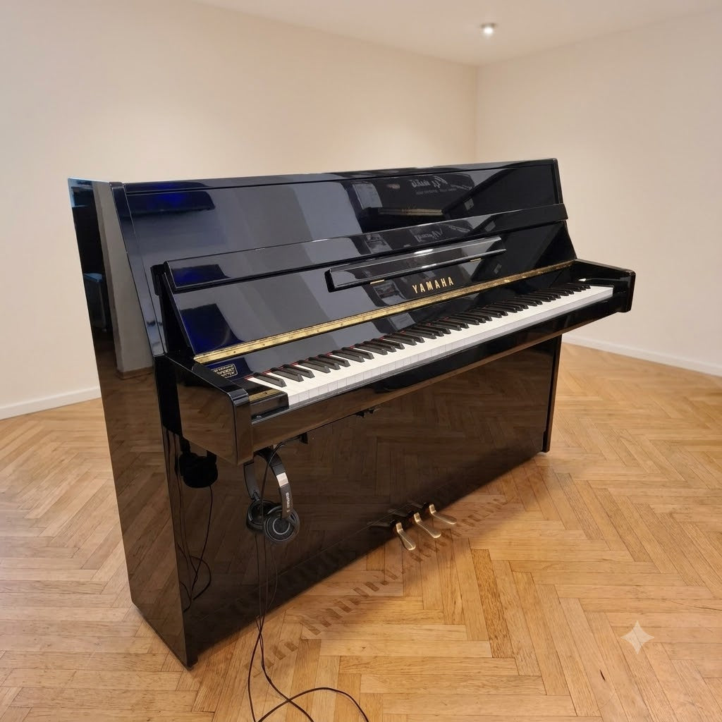 Piano Yamaha b1SC2PE Silent Piano schwarz poliert mit Kopfhörer leicht gebraucht wie neu Mit hilfe von KI generiert