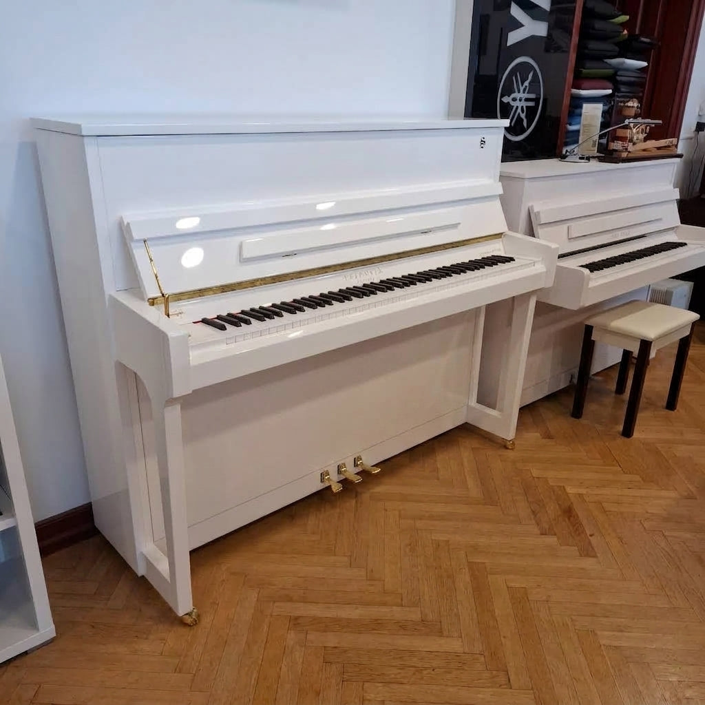 Fridolin Schimmel Piano weiss poliert gebraucht im Schauraum
