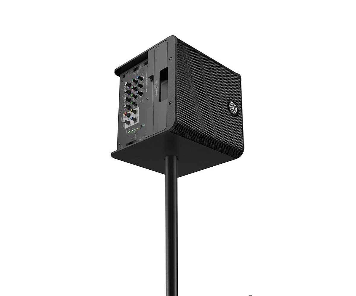 Yamaha Stagepas 200 Front angle au Stativ