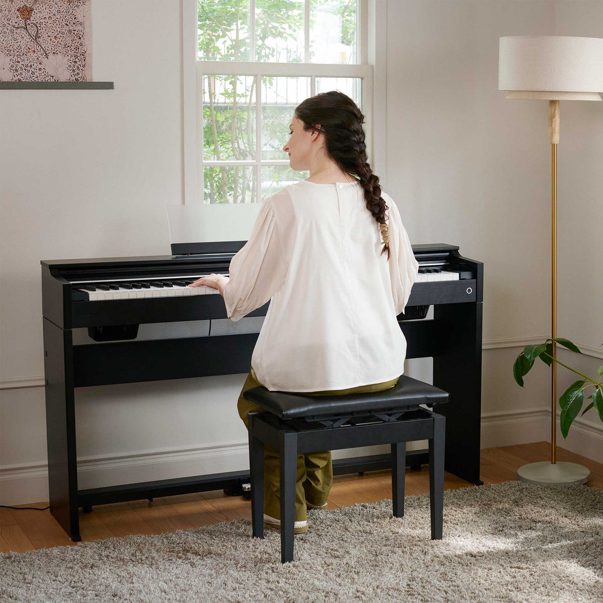 Casio AP-S200 Digitalpiano black woman lifestyle
