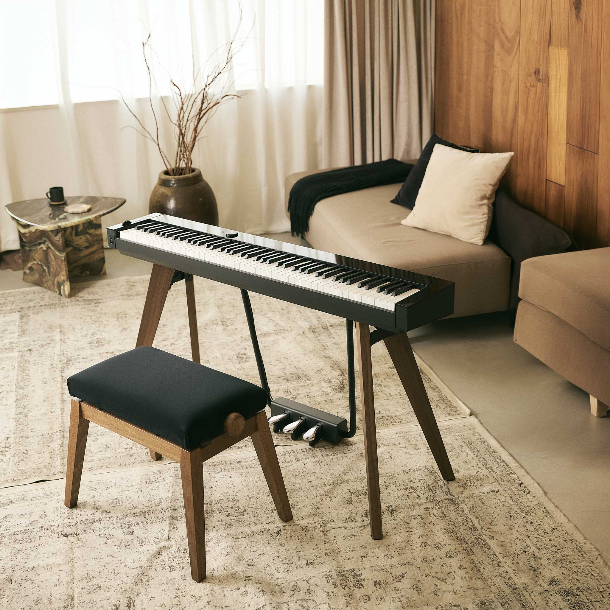 Casio Privia PX-S7000BK Set Schwarz mit Klavierbank Kobe im Wohnzimmer