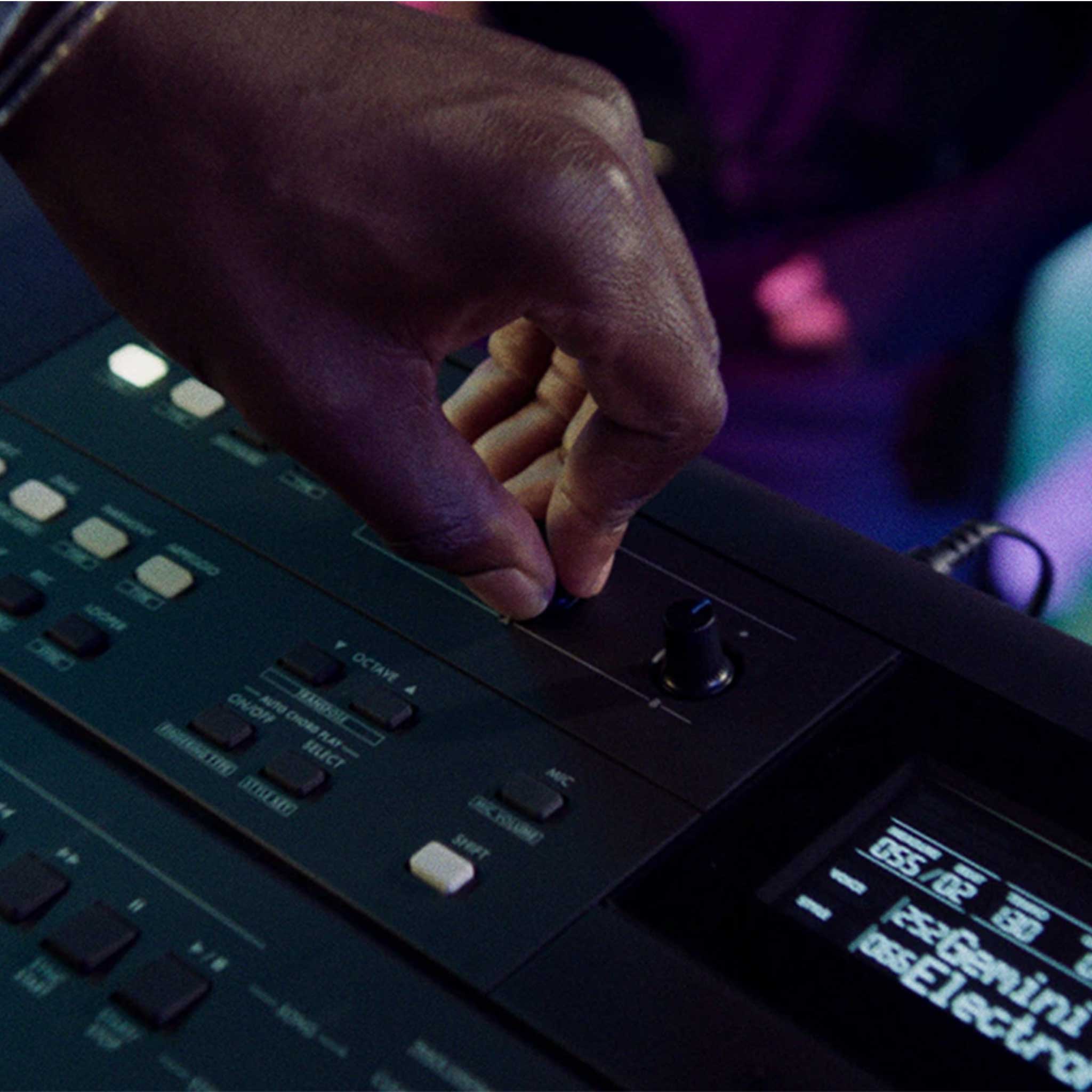 Yamaha Keyboard PSR-E483 lifestyle