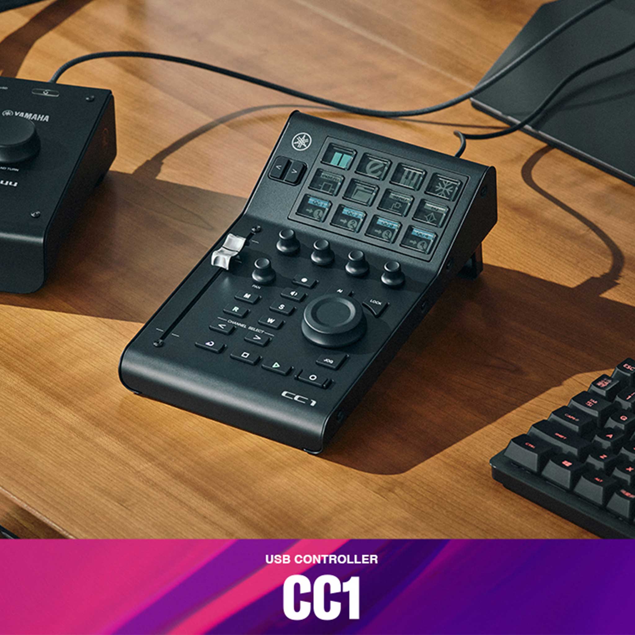 Yamaha CC1 USB Controller Tisch lifestyle