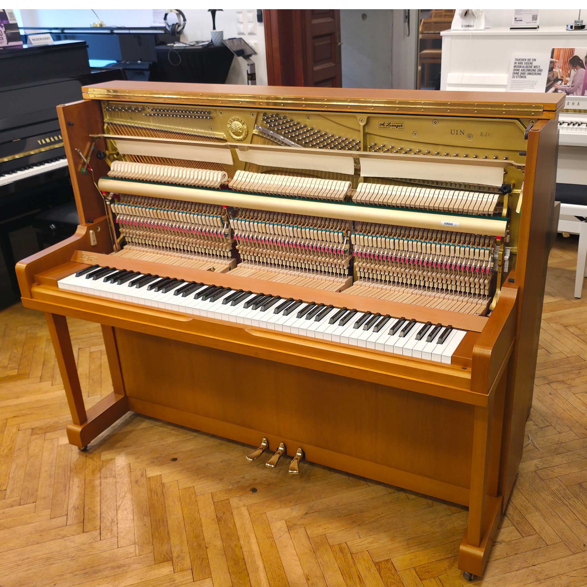 Yamaha U1N - Kirschbaum - gebraucht
