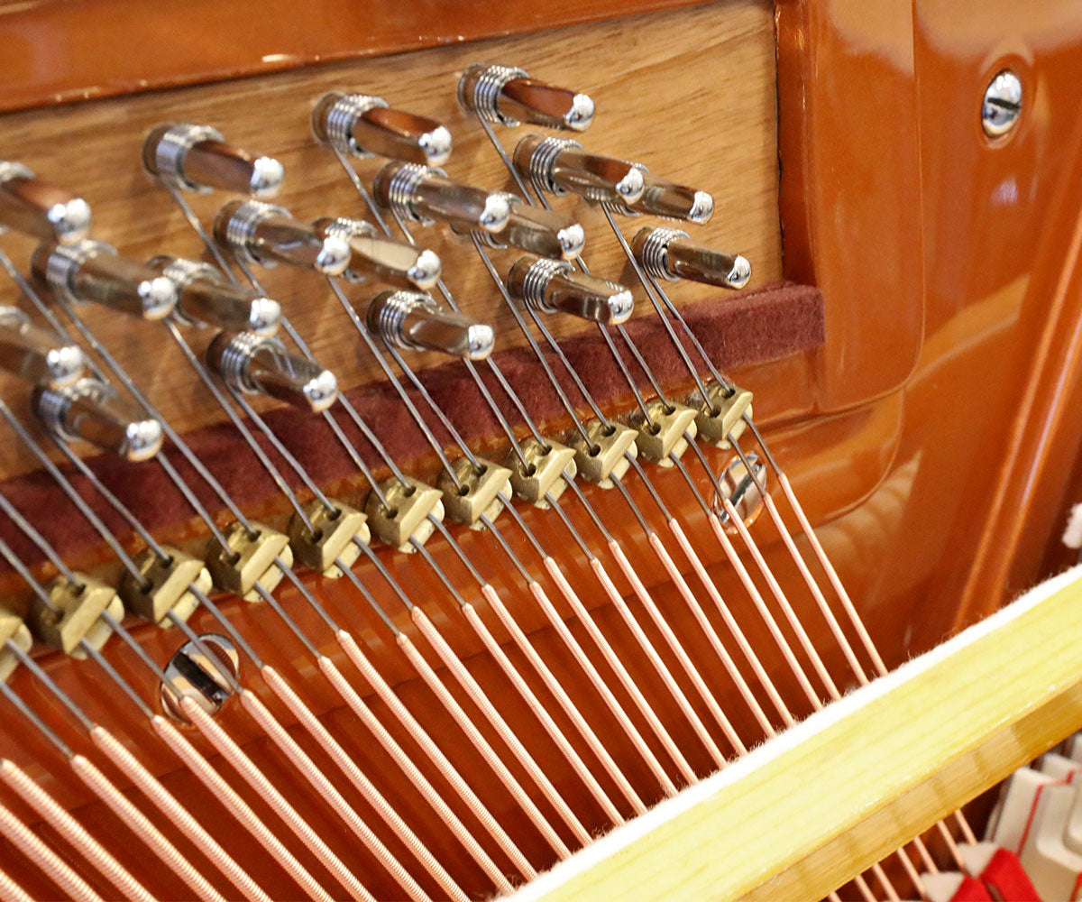 Piano Bösendorfer 130 gebraucht stimmnägel, saiten und Rahmen detail