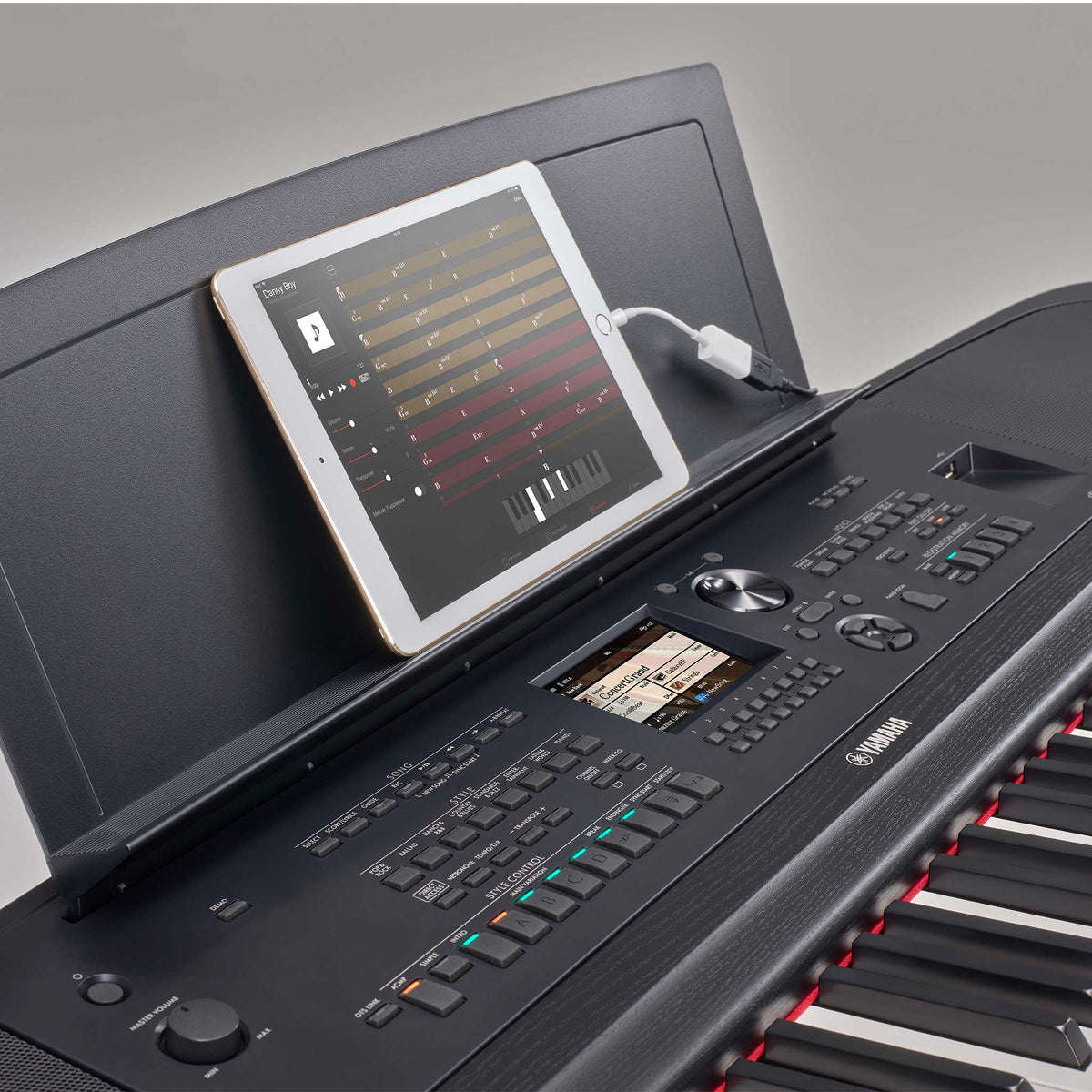 Yamaha DGX670B Portable Grand Schwarz detail Tablet Chord Tracker