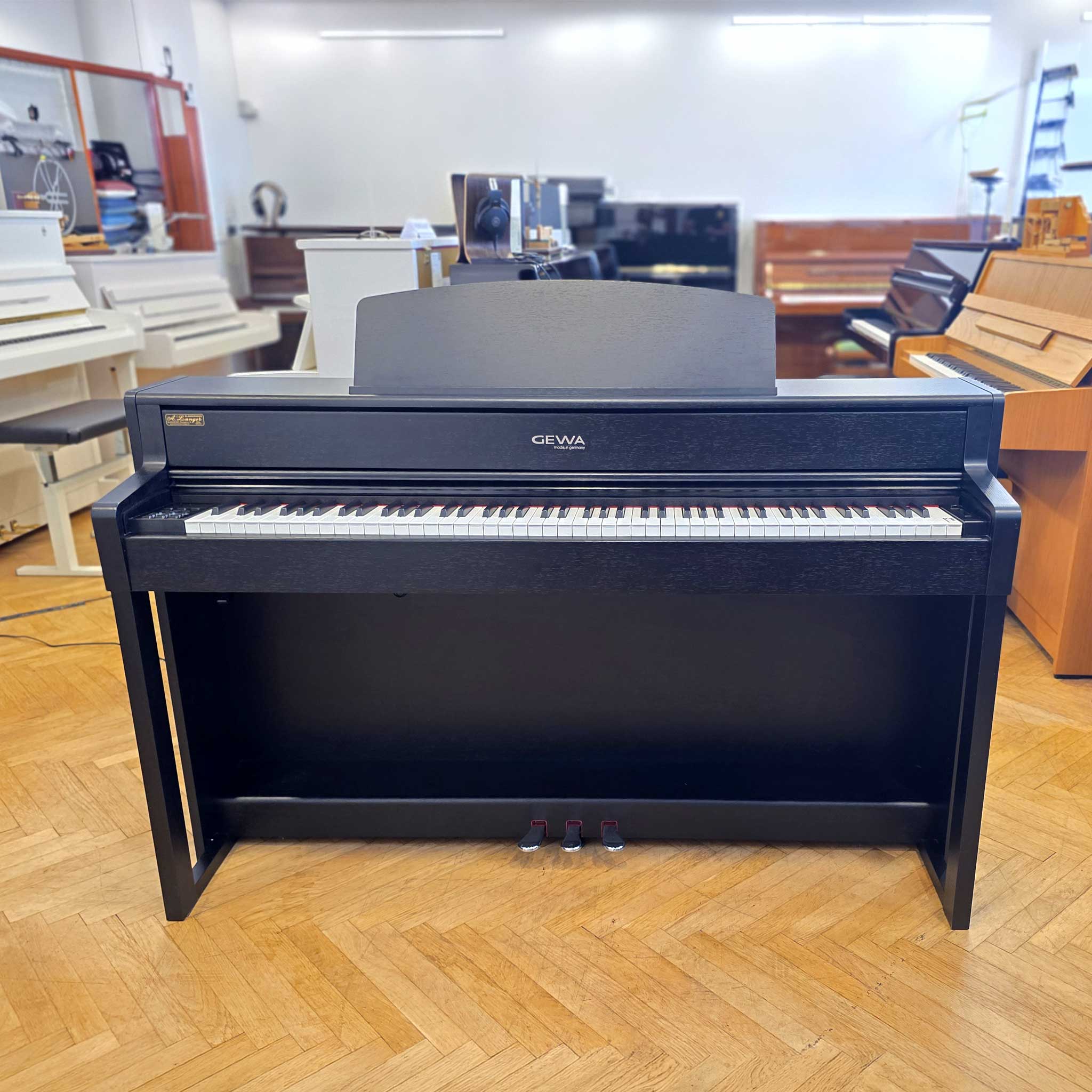 Gewa UP380G Digitalpiano schwarz front