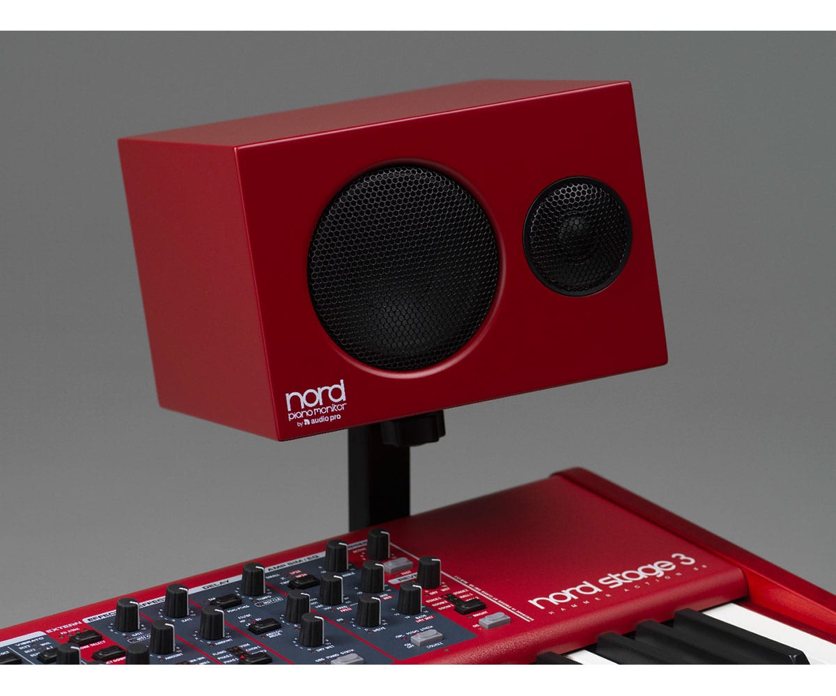 Nord Piano Monitor V2 rechte seite montiert auf nord stage 3