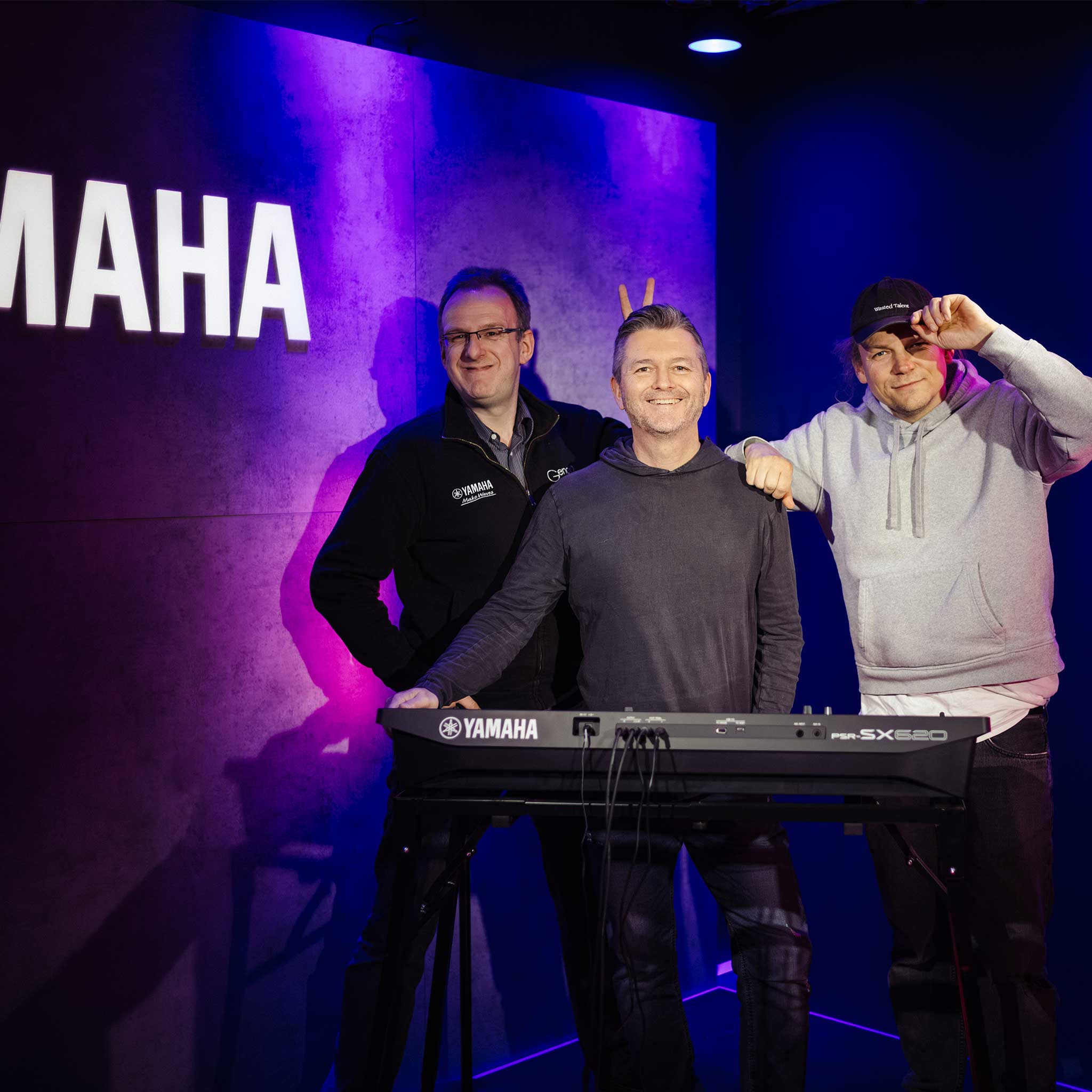 Yamaha PSR-SX620 lifestyle stage shooting