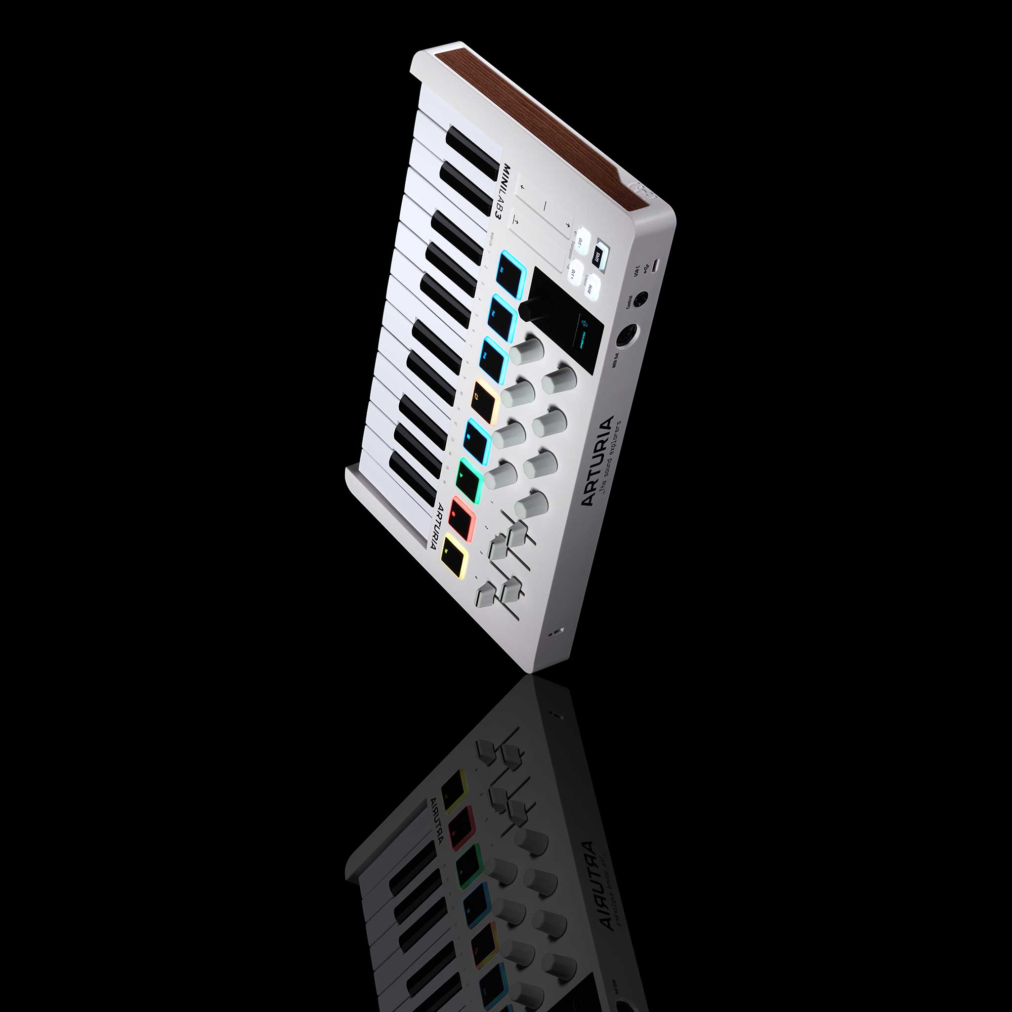 Arturia MiniLab3 white standing