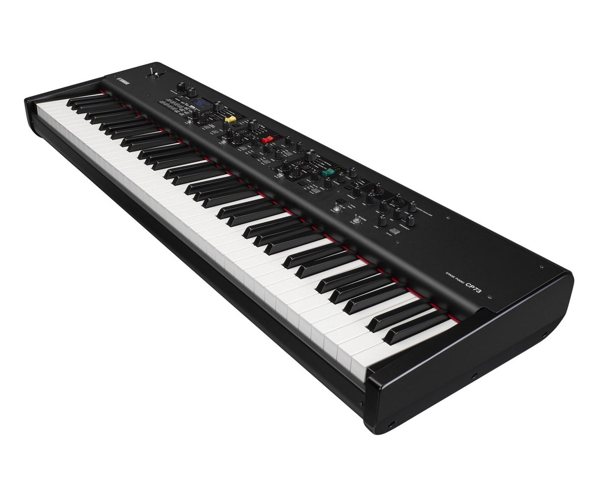 Yamaha CP73 Stagepiano schräg von rechts