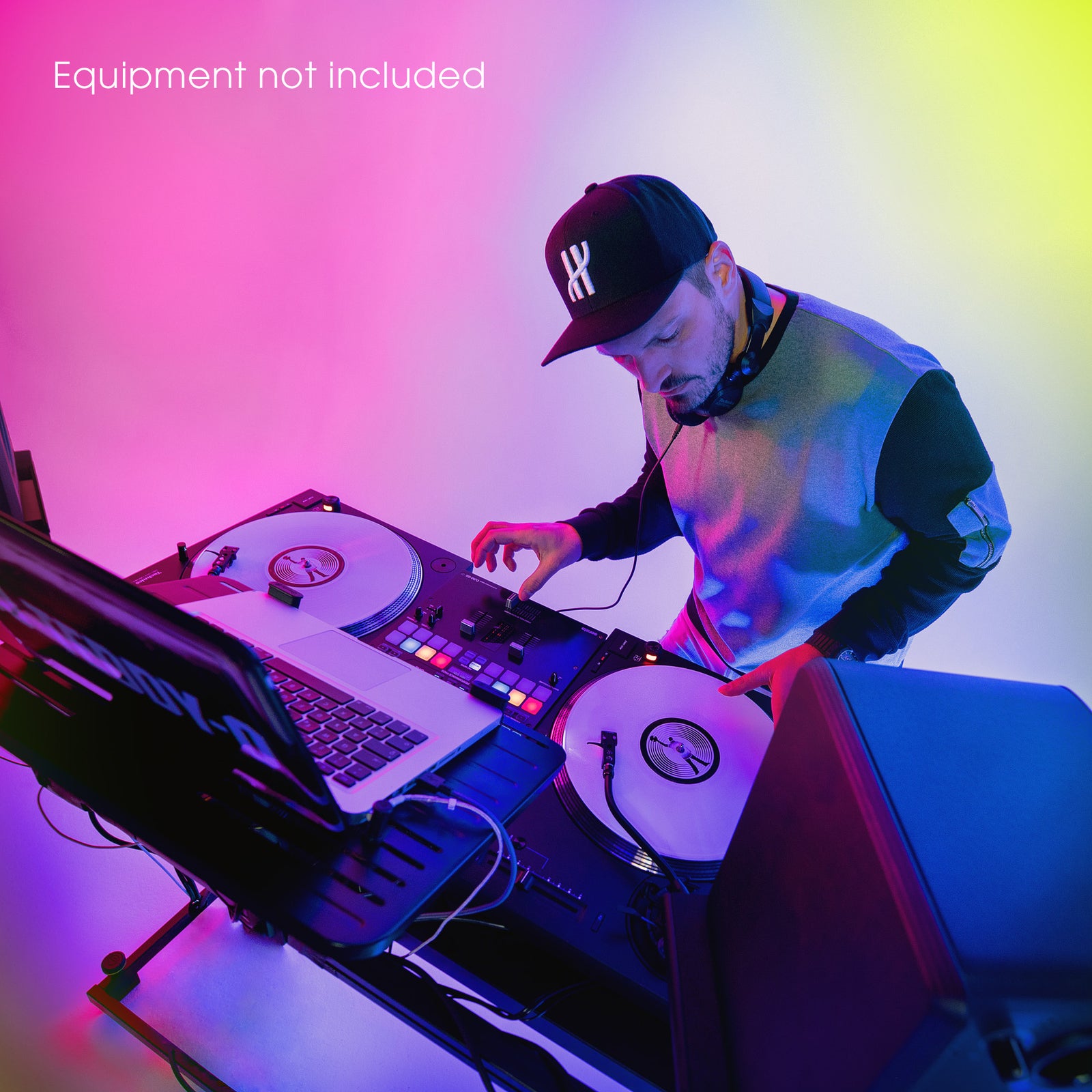 Gravity FDJT 01 DJ Tisch mit DJ