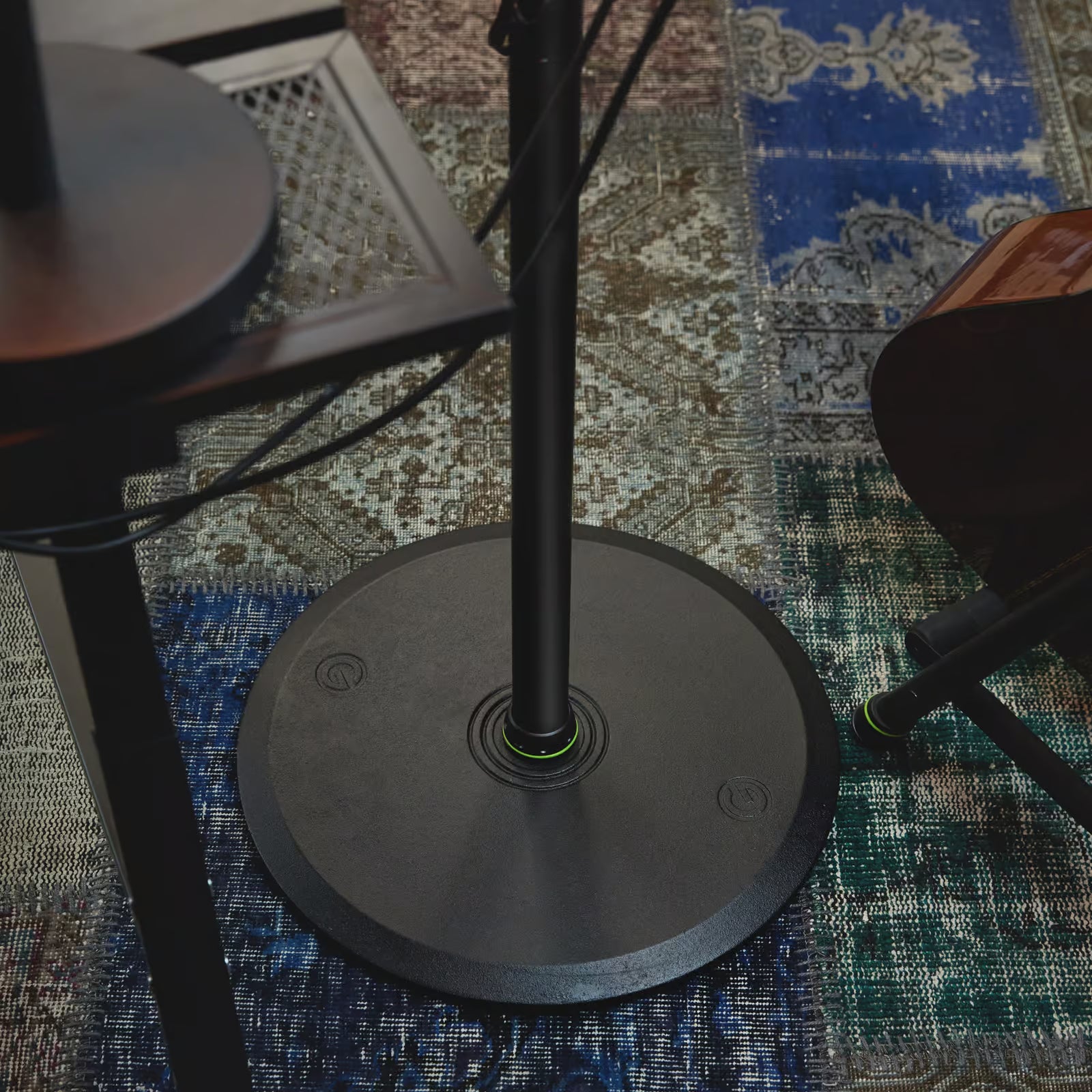 Gravity Monitor Stativ Stahlsockel rund detail