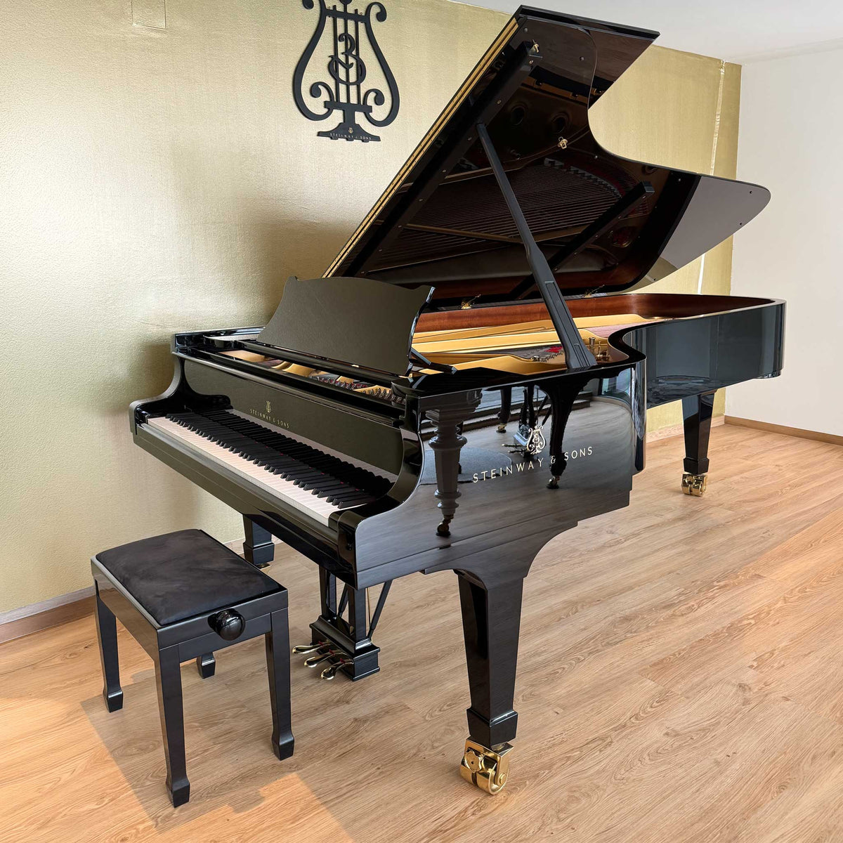 Steinway & Sons D-274 Konzertflügel schwarz rechte seite Deckel offen