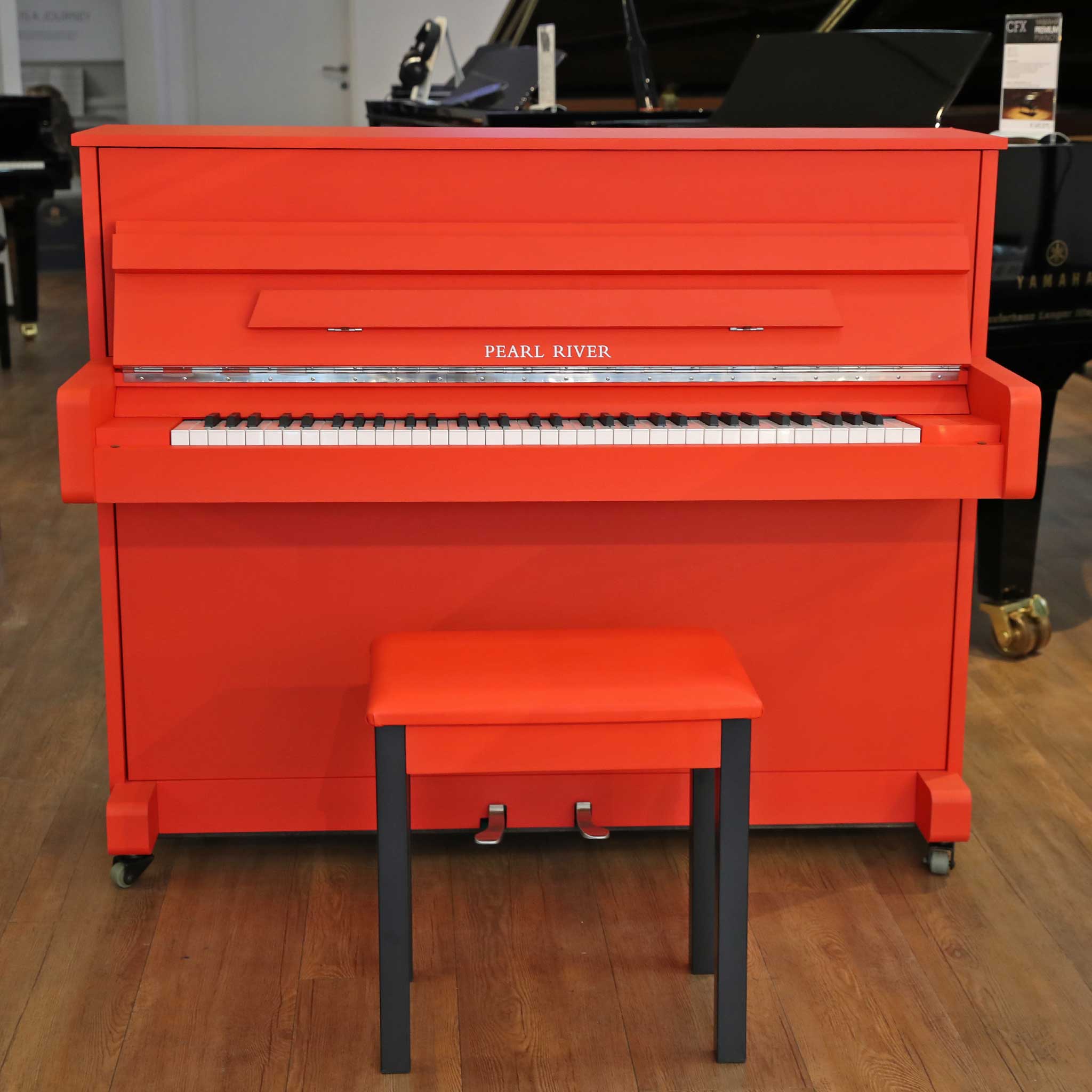 Pearl River Piano UP100 Rot Front