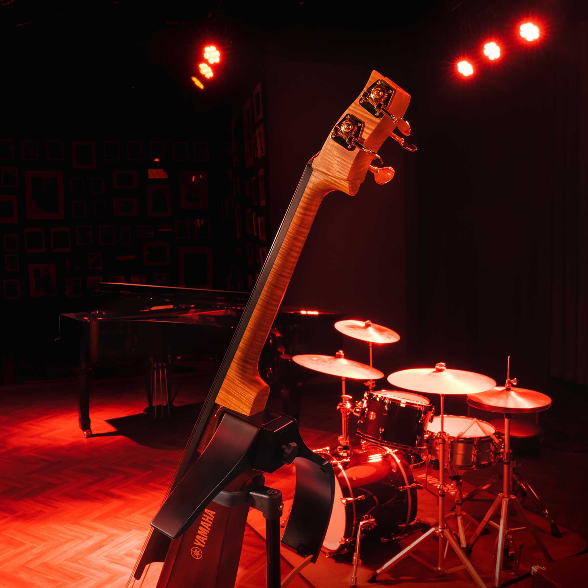 Yamaha Silent Bass SLB300PRO Lifestyle bühne