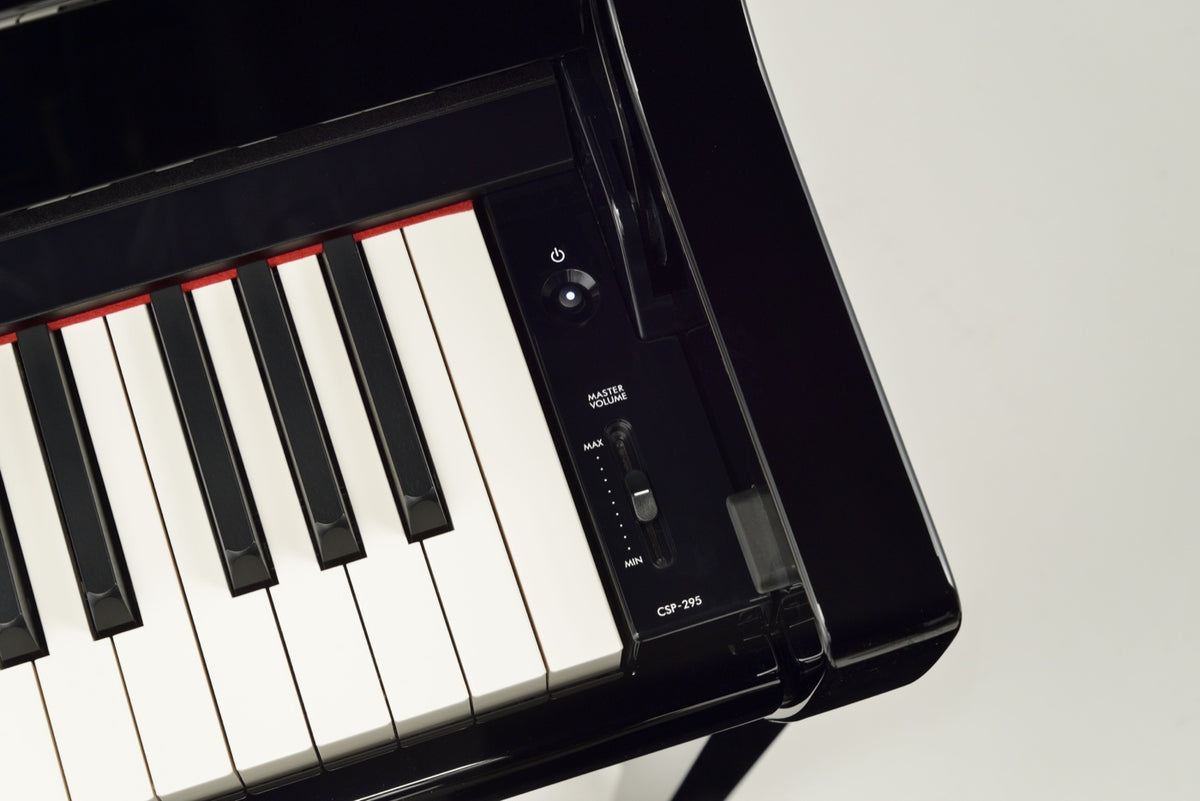 Klaviatur eines Yamaha Clavinova CSP-295 in Nahaufnahme
