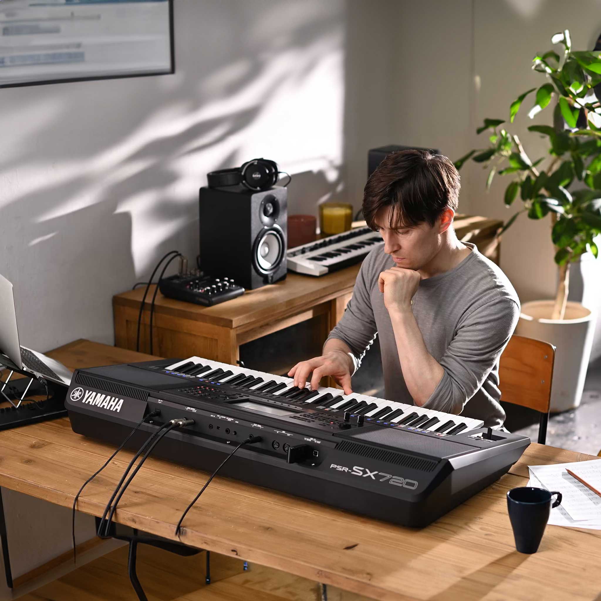 Yamaha PSR-SX720 Lifestyle