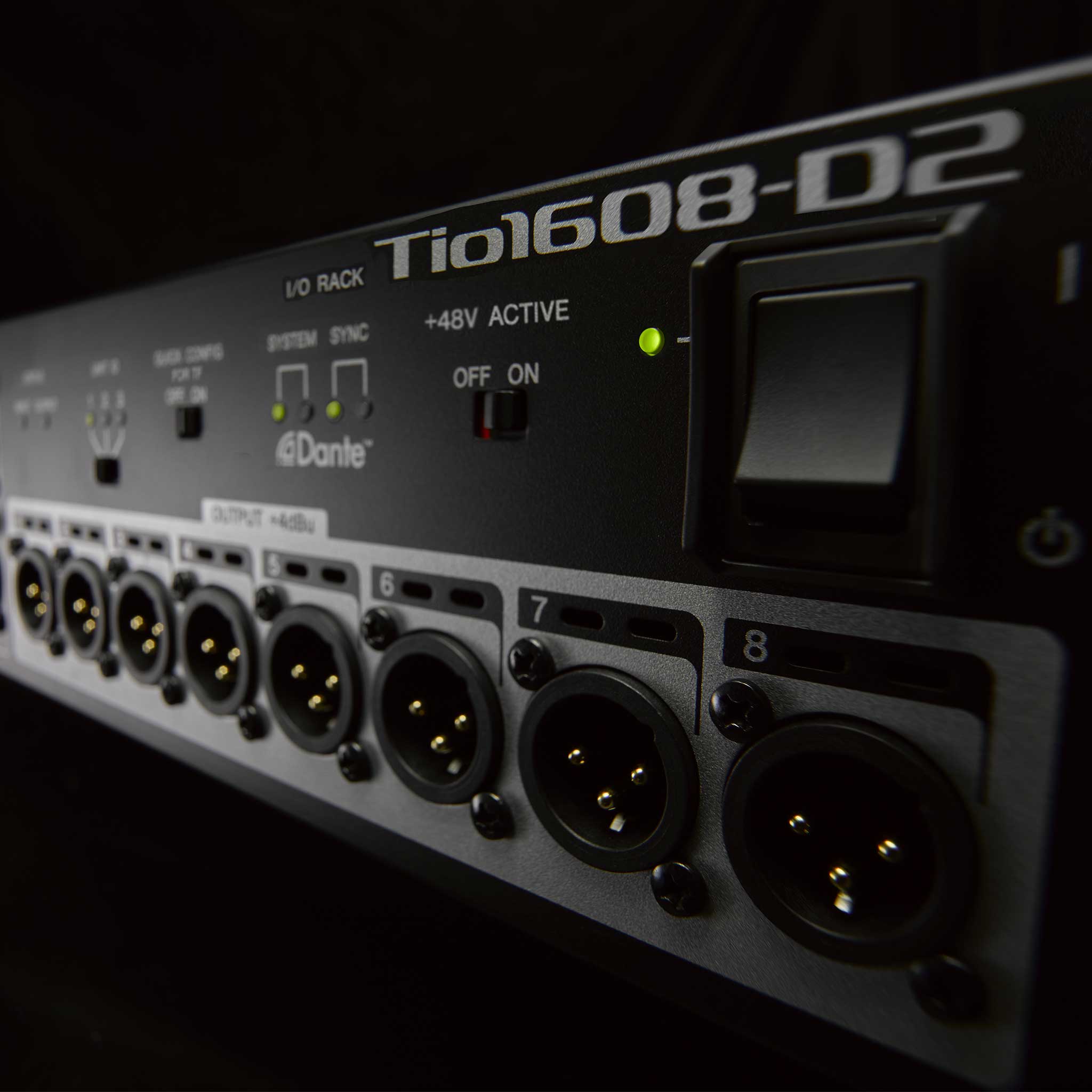 Yamaha Tio1608D2 Interface hero lifestyle
