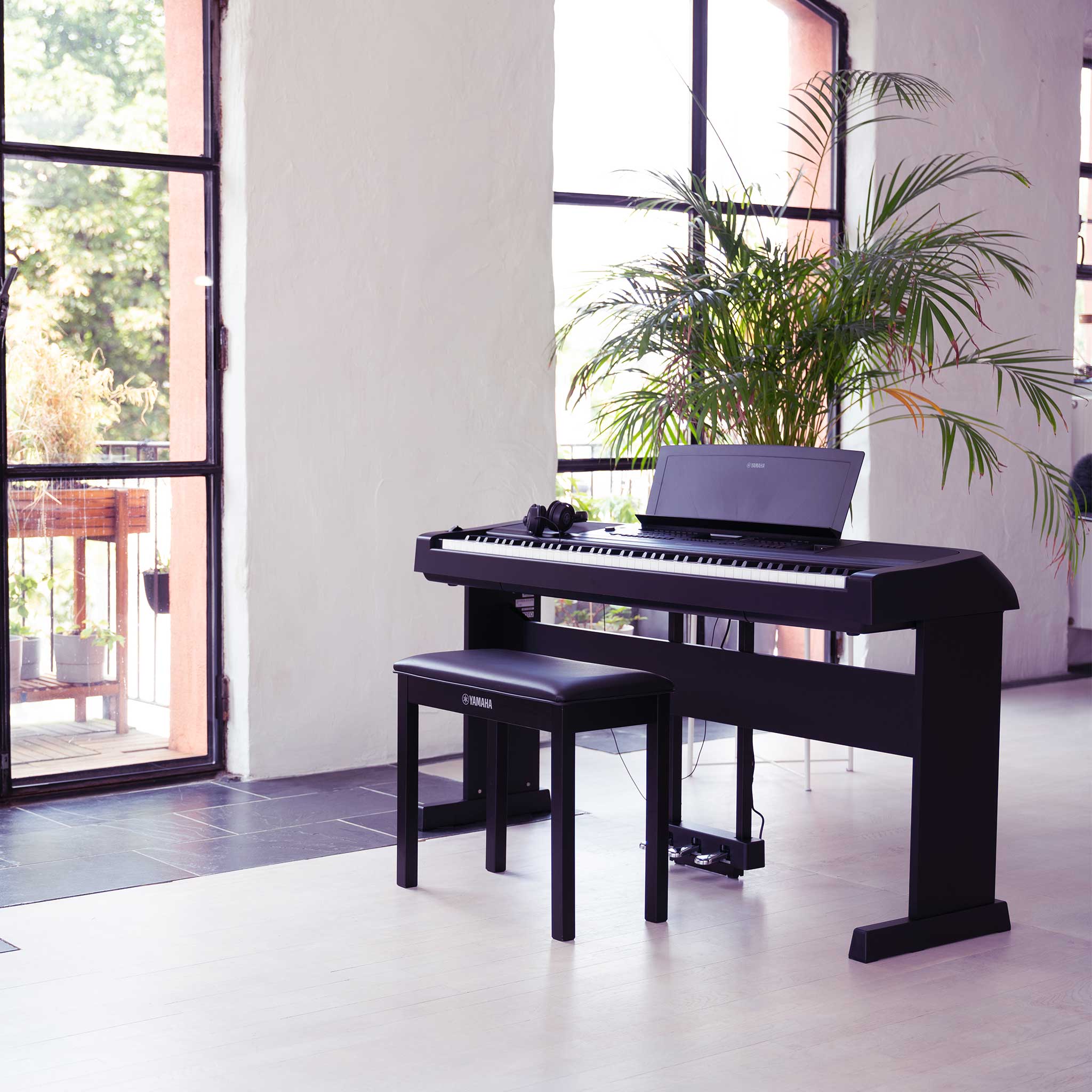 Yamaha L300 Lifestyle