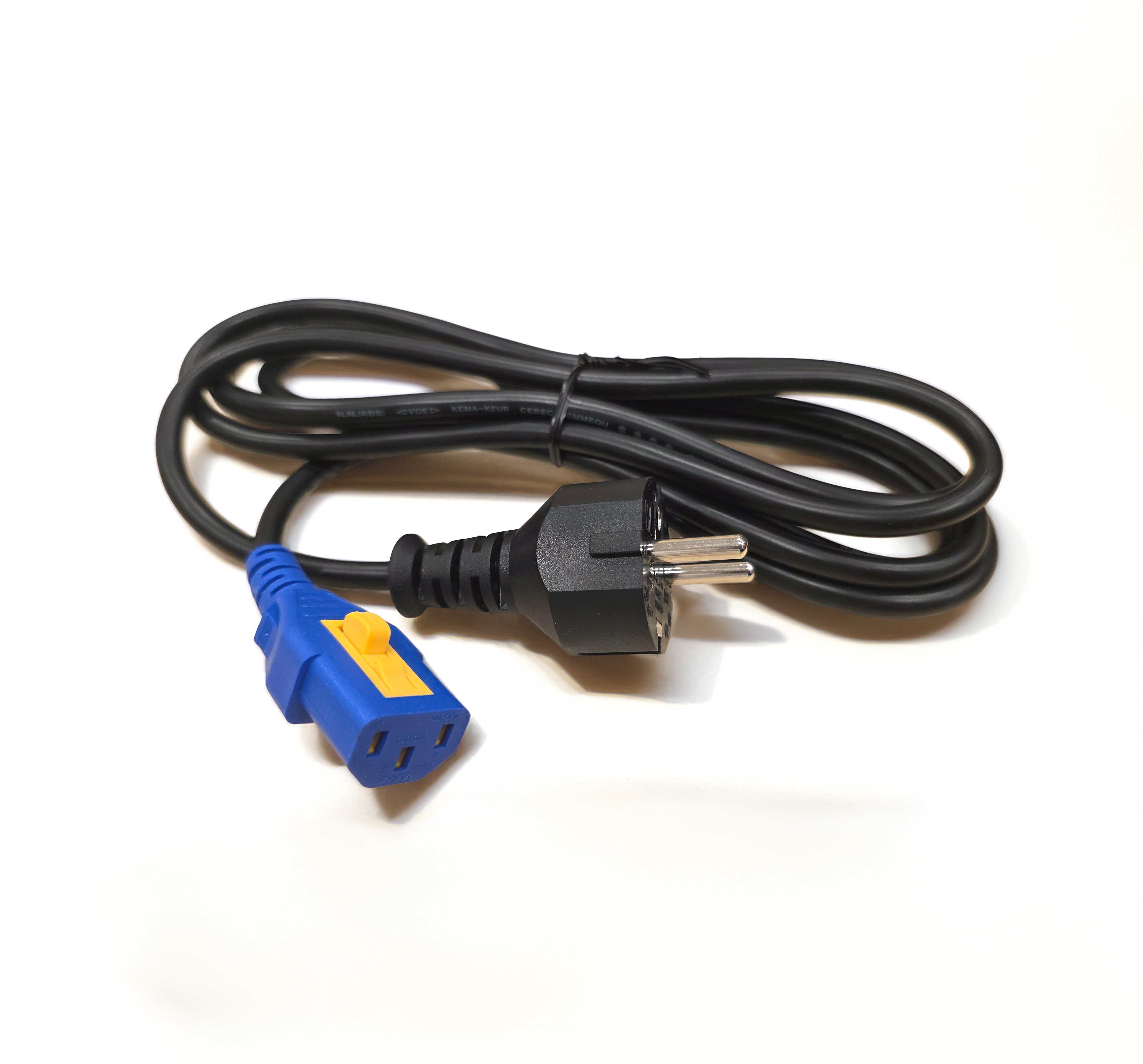 Yamaha Kaltgerätestecker mit V-Lock Blau