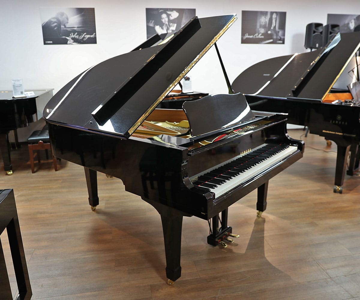 Yamaha C3 gebraucht schwarz linle seite